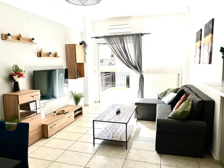 Modern Condo With Garage Near The Square And Beach Айгио Екстериор снимка