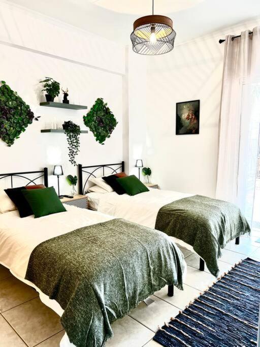 Modern Condo With Garage Near The Square And Beach Айгио Екстериор снимка